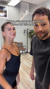 We need a name for this move🙏 Comment your ideas👇 #firstdance #bride #groom #weddingdance #weddinginspo | WeddingDance.net