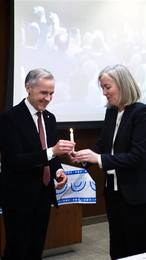 We gathered on Parliament Hill earlier this month to celebrate what is meant to be the joyous holiday of Hanukkah. This has been a painful week for the Jewish community throughout the world. As families gather to light the final candle tonight, we remember that Hanukkah is a story of resilience and hope. Chag Hanukkah Sameach to all celebrating. — Récemment sur la Colline du Parlement, nous avons célébré Hanoucca, qui se veut une fête empreinte de joie. Toutefois, la dernière semaine a été éprou