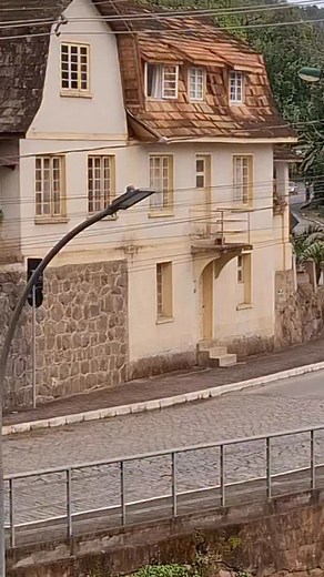 Queimando o BACON logo cedo. Tudo normal na Vila Itoupava. 🐷 🐶 | Zig da zica