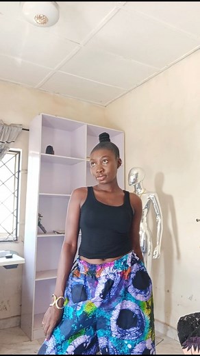 Step out in style with our gorgeous Afrocentric baggy pants! ✨💃🏾 Available in other stunning Ankara prints. ❤️ Made from adire inspired Ankara cotton fabric. Price: ₦20,000 Size: one size fits all, waist is Elastic with drawstring at the sides. 😍 Nationwide doorstep delivery available 🚚📦 📩 Send us a DM or click the link in bio to order now! Wholesale deals are also available. Don’t miss out! | Kaybos clothing