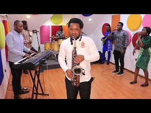 Beejay sax in private praise party
