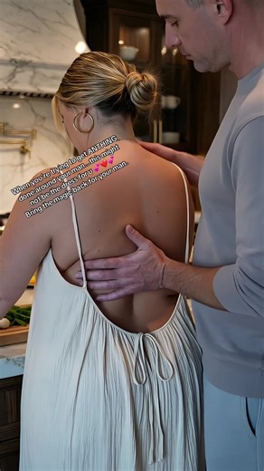 This plus-size backless dress has been asked for the link 800 times! #HacksForPlusSizeBackless#PlusSizeBacklessDress#PlusSizeBacklessDress#PlusSizeBacklessDress #BodyPositiveBackless