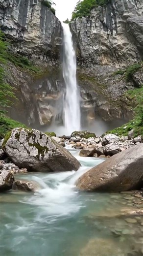 The most beautiful waterfall views - Providing the latest natural charm #short #nature #beautiful