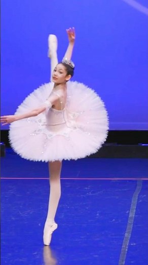 BEAUTIFUL Youth Grand Prix Winner Inez Dunne!