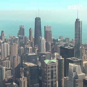 As one of the most iconic buildings in Chicago, the Willis Tower is a must-see destination for millions of tourists each year. But to see those breathtaking views of the city, it helps to have clean windows – and all 16,000 of them are cleaned BY HAND! 😱 | Localish