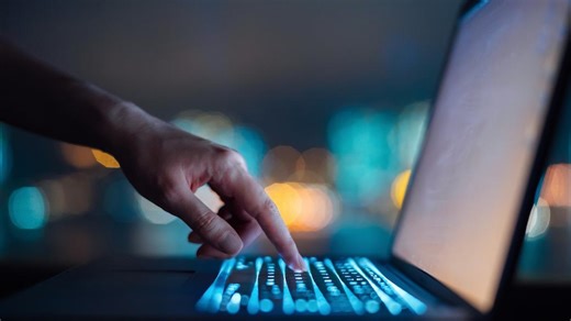 Ce înseamnă troll și trolling. Cum recunoaștem un troll în social media