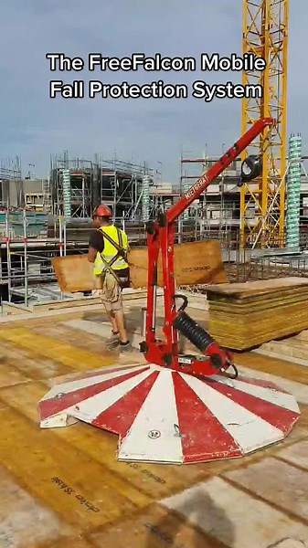 Fall Edge Safety 🚧 #freefalcon #fallprotection #viral #construction #mobilefalprotection #falledgesafety #innovation #fyp #foryoupage #trending