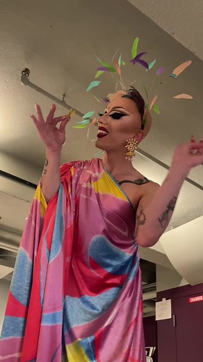 That time @Sasha Velour found a little Luna Moth! 💕