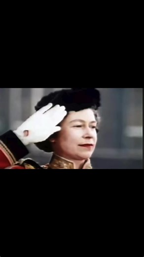 Queen Elizabeth II after trooping the colour in 1968 , look at the treats she's got for the horses 🐎 #TheQueen #royal