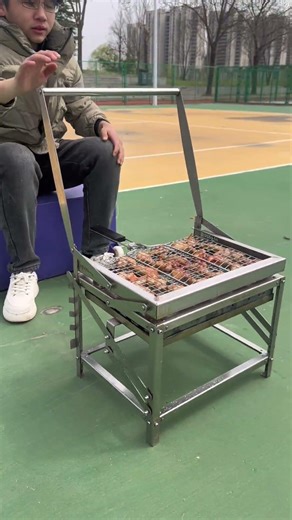 Everyone, come take a look at this amazing barbecue grill!
