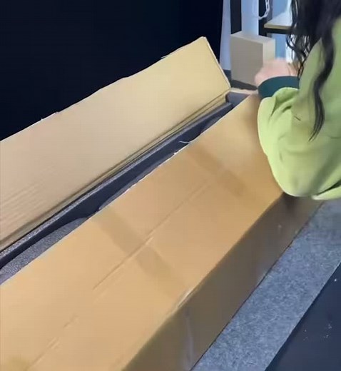 4.5K views | Unboxing the 1/14 2-Axle Lowboy Trailer!  Full stainless steel build, rich details, and sleek design – total length 93CM! ✨#rc #toucanhobby #scalemodel #originalcontent #rccars #rchobby #trailer #rcmodel #model | Huan Hustone | Facebook