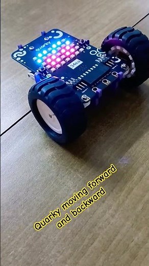 Quarky moving forward and backward #robot #robotics #pictoblox #coding