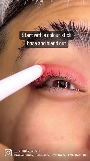 Alt Babe Graphic Liner Tutorial for Hooded Eyes