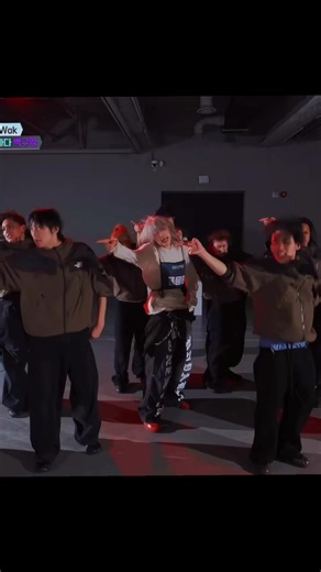 willingly offering my forehead to bada so she can flick it | baek kooyoung & bada lee choreo draft for taeyong wacka wack #badaleechoreography #백구영 #taeyong #streetworldfighter_directorswar #스디파