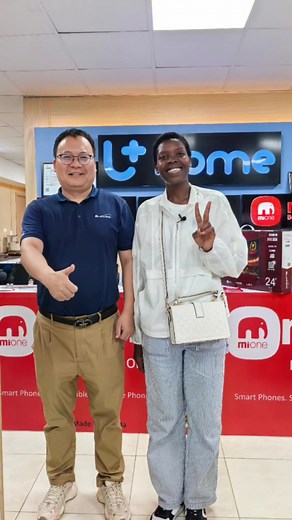 Rose, who has tens of millions of fans, came to our U home store and bought BlackArk TV