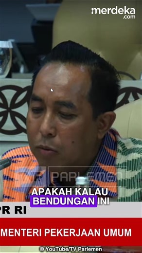 Anggota Komisi V DPR RI, Mori Hanafi, mengkritik proyek bendungan yang dibangun pada era Presiden ke-7 Joko Widodo. Ia menilai sejumlah bendungan tidak berfungsi optimal. "Menurut saya Pak, menurut pandangan saya, rezim yang lama itu jahat. Loh dia bangun itu kan urusan proyek Pak, pendekatannya pendekatan proyek Pak. Dia nggak peduli itu barang nggak bisa dipakai," ujar Mori dalam rapat Komisi V. Mori juga menyebut beberapa bendungan di NTB tidak dapat digunakan karena tidak memiliki saluran ir
