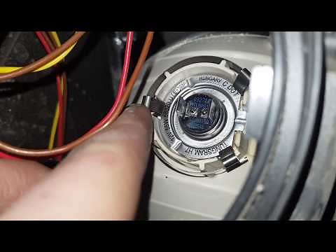 How to change Skoda Octavia Low Beam Dipped Light Bulb Non-Xenon