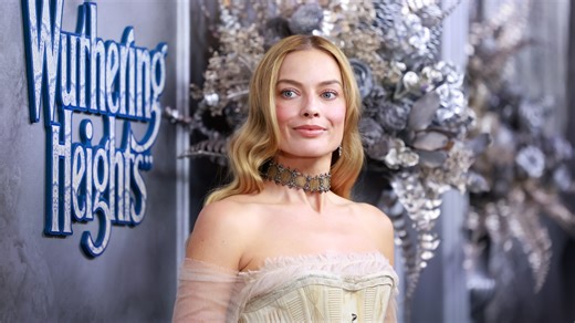 Margot Robbie Turns Heads With Fresh Look at Paris Fashion Week