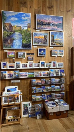 Let's get you introduced to @craigoart for giftmas. Craigo is an Edinburgh based artist who paints impressionistic oil paintings of Edinburgh with an aim to capture light and atmosphere in his work - originals and giclee prints as well as art cards are available from SDX George Street, Edinburgh. So get in and support these amazing people. #shoplocal #artist #sdx #edinburgh #christmas | The Scottish Design Exchange