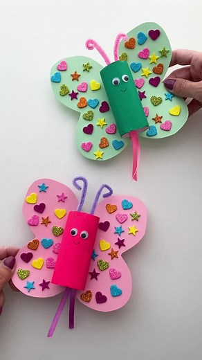 Borboletas coloridas com rolo de papel higiénico 😀🦋 vem aprender 🌈🌸🩷✨ #butterflypapercraft #butterflypaperroll #paperrollcrafts #paperrollbutterfly #butterflycrafts #preschool #learningthroughplay #preschoolactivities #preschoolart #invitaciontoplay #kidart #creativekids #playathome #everydayplayhacks #letthemplay #toddlerfun #kidsactivities #manualidades #activityforkids #forkids #kidscrafts #craftsforkids #forkids #activityforkids #atividadespedagogicas #aticidadesedycacaiinfantil #ativid