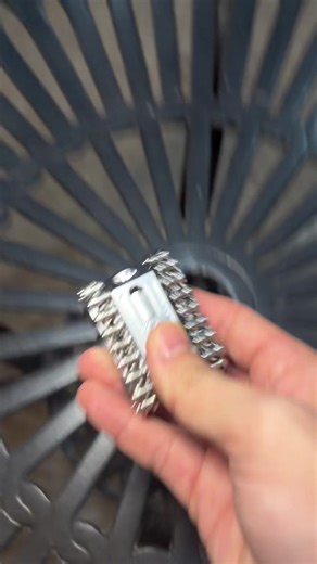 Your always-ready stress companion! Features smooth tracks and operable barrel for instant relaxation #battlecompanion #ready #blackfriday #instant #relaxation