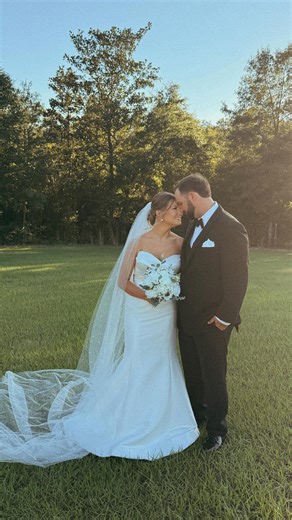 The Wedding BTS Content Creator on Instagram: "Because wedding content doesn’t have to be perfectly lit or perfectly curated to be powerful. Some of the most beautiful content lives in the emotion. The shaky breath, the smile you try to hold back, the way your voice sounds right before everything changes. That’s what we preserve. How it felt, not just how it looked. I gave Blakely my phone right before she walked down the isle so she could capture the nerves, the excitement, the “this is really 