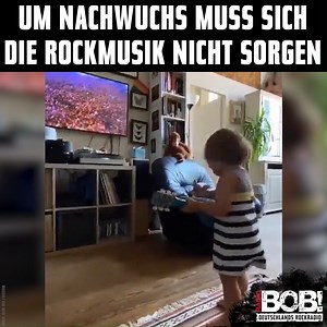 3.2K reactions · 960 shares | Wir legen uns fest: Das ist das Süßeste, was Ihr heute sehen werdet. 落 Der passende AC/DC-Stream zur musikalischen Früherziehung: https://www.radiobob.de/acdc-stream | RADIO BOB! | Facebook