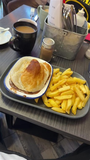 Homemade Steak Pie: A Classic Lunch Idea