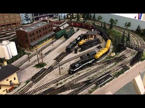 Model railroad 4x8 HO 3 track layout