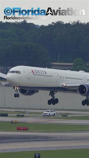 Boeing 767-432(ER) Closeup Engine Landing at Worlds Busiest Airport - Plane Spotting #boeing767 #boeing767lovers #atlantaairport #aviation #aviationvideo #Planes #planespotting #planespotter #airplanes #airplanespotting #airplanespotter #aviationlovers #airplanelandings #AirplaneTakeoffs #aviationvideography | Florida Aviation