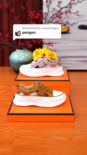 Membalas @mamah.angga_ #sepatuwedges #sepatusneakers #sepatuwanita #sepatumurah #belilokal