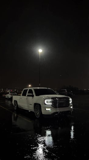 Glass Installation Tips for Lowered Pickup Trucks