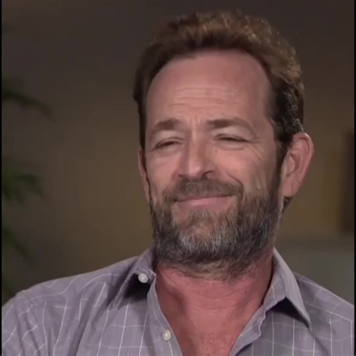 #90sTrend #whatwereyoulikeinthe90s #foreverlovingluke #lukeperry | Luke Perry