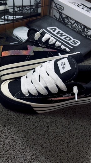 OUTFIT SEPATU KEKINIAN YANG LAGI VIRAL | SEPATU AWDS FLASH RAINBOW | SEPATU GEMUK | SEPATU KEKINIAN