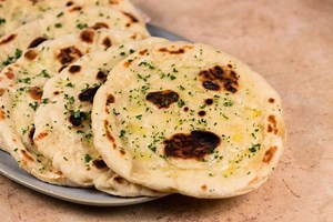 Garlic Naan: the easy Indian bread recipe