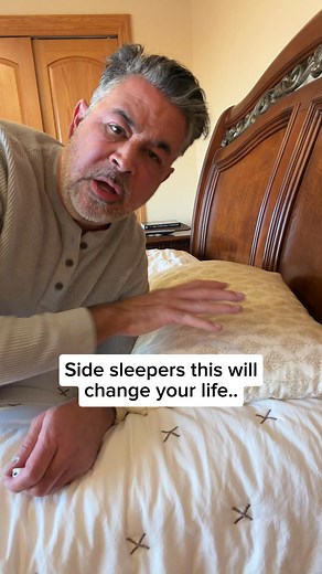 Struggling with achy shoulders, neck pain and sleepless nights? Whether it’s caused by your pillow, past injuries, or years of bad sleep habits, neck pain and achy shoulders can create long term issues. It’s essential to find a solution, before another restless night leaves you sore, exhausted, and drained for the day ahead… | The SleepDigest