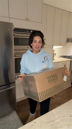 Is this perhaps the best type of unboxing? My taste buds say yes. #unboxing #waygu #steakbox | Jess Pryles