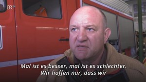 84K views · 553 reactions | Wieder ein Unfall. Wieder einmal keine Rettungsgasse. Andreas Hentschel von der Feuerwehr Münchberg kriegt einen Hals. Zu Recht. So geht Rettungsgasse: https://youtu.be/zevj578Cj9Y | BR24 | Facebook