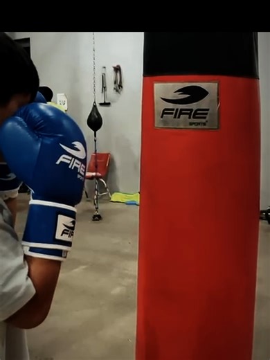 🥊👊 Pequeños hoy… campeones mañana. El boxeo infantil no solo forma atletas, forma disciplina, respeto y carácter. Aquí empiezan los sueños… arriba del ring. 🔥@coloradosboxing ##FireSports #entrenacomopro #fyp #firevistecampeones #boxeomundial