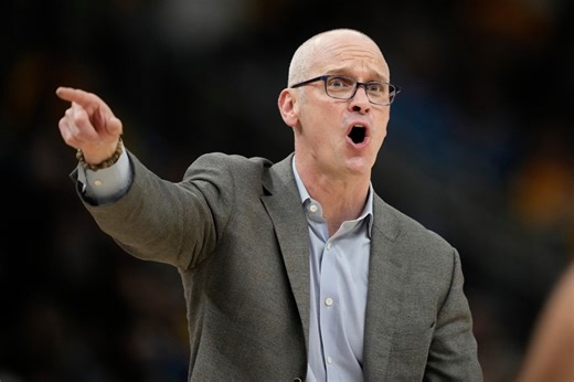 UConn’s Dan Hurley beefing with officials again just in time for March Madness