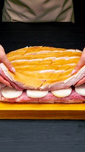 1.1M views · 8.1K reactions | Non friggo più la pancetta di maiale! Questa ricetta al forno è fantastica! Ingredienti: pancetta di maiale: 4 kg sale: 20 g pepe nero: 4 g paprika dolce: 5 g rosmarino: 20 g burro morbido: 100 g aglio: 20 g cipolla: 3 pz carote: 2 pz sale: 20 g pepe nero: 4 g paprika dolce: 5 g rosmarino: 10 g aglio: 10 g burro morbido: 100 g ketchup: 50 g senape: 50 g miele: 50 g salsa di soia: 50 ml | Cookrate - Italia | Facebook