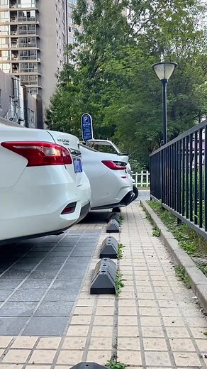 1.5M views · 2.7K reactions | A simple trick to avoid a collision when reversing.#driving #tips #howto #manual #car | Driving Skills | Facebook