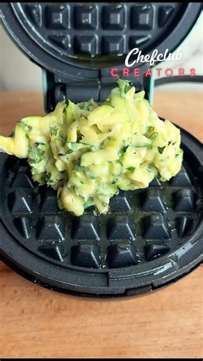 Zucchini waffles, a recipe from our friend @alexawhatsfordinner, a member of the Chefclub Creators Club. Follow @alexawhatsfordinner, on TikTok and Instagram 😋 | Chefclub GruB