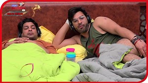 2.5M views · 50K reactions | Bigg Boss 13 Review : Sid Ko Mukhya Ghar Se Bahar Aur Milwaya Paras Se! Kaunse Aayega BadaTwist #BiggBoss #BiggBoss13 #SiddharthShukla #VishalAdityaSingh #HindustaniBhau #HimanshiKhurana #RashamiDesai #SalmanKhan #DevoleenaBhattacharjee #ArtiSingh #ShehnaazGill #ParasChhabra #MahiraSharma #AsimRiaz #BB13 #ArhaanKhan #ColorsTV Bigg Boss Bigg Boss Season 13 Bigg Boss 13 Updates COLORS TV | pressnews tv | Facebook