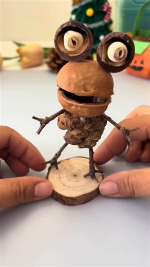 Dried Flowers Wholesaler on Instagram: "We are not selling products to you, but take natural beautiful things and happy life to you! Enjoy the nature together! #3hlink #Lavender #palmleaves #driedflowers #3hlinkflower #preservedflower #bohodecor #pampasgrass #hydrangea #homedecor #weddingdecoration #babybreath #handmadecrafts #hoteldecor #luxurydecor #flowerbouquet #flowerboxes #flowerbouquets #hydrangeas #christmasdecor #christmasflowers #preservedtree #witchbroom #christmas #driedflowerwholesa