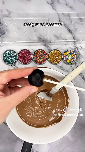 Please tag @Coles - I think they need to send me more mud cakes! More cake pop tips here ⬇️ Here’s how to make cake pops using leftover Coles mudcakes: 1. Make sure you remove the white chocolate squiggle from the icing before you start. 2. The icing to cake ratio should be about two thirds cake, one third icing. But this is just a rough guide! 3. I sit my chocolate atop a pot of boiled hot water, so that it stays melted as long as possible. 4. Don’t make the cake balls too big - a little bit sm