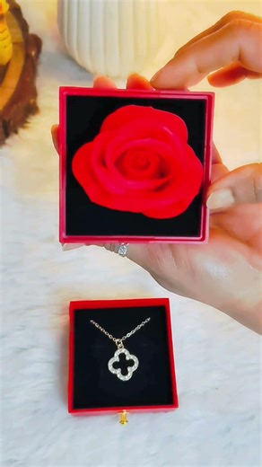Rose Clover Pendant💞. #jwellery #pendant #chain #fashiontrends #trendingjwellery #valentinesdaygift.