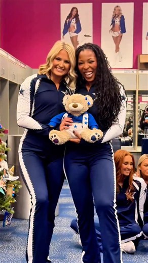lots of love & cheers this year! 💞⭐️ | Dallas Cowboys Cheerleaders
