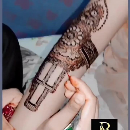 Online henna course🥀 classes will started from 20 jan .. anyone interested 🙄 for mehandi classes .so follow me on Instagram: mehandi_by_bareen and book your seat #mehndidesign #viralvideo #viral #foryou