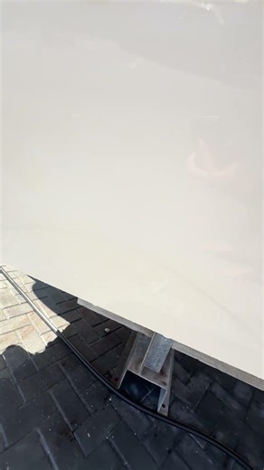 Yellow stain removal. Just melting right off the hull. Professional way of doing it in one pass